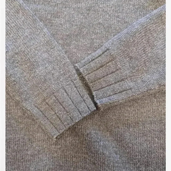 Levi’s Wool Blend Grey Pullover  Knit Sweater V Neck Size Large - Picture 11 of 11